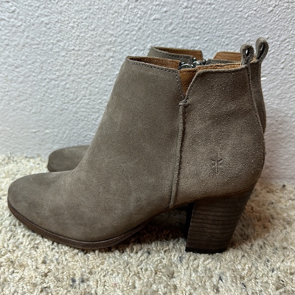 Frye Suede Ankle Boots size 6B - Picture 6 of 9
